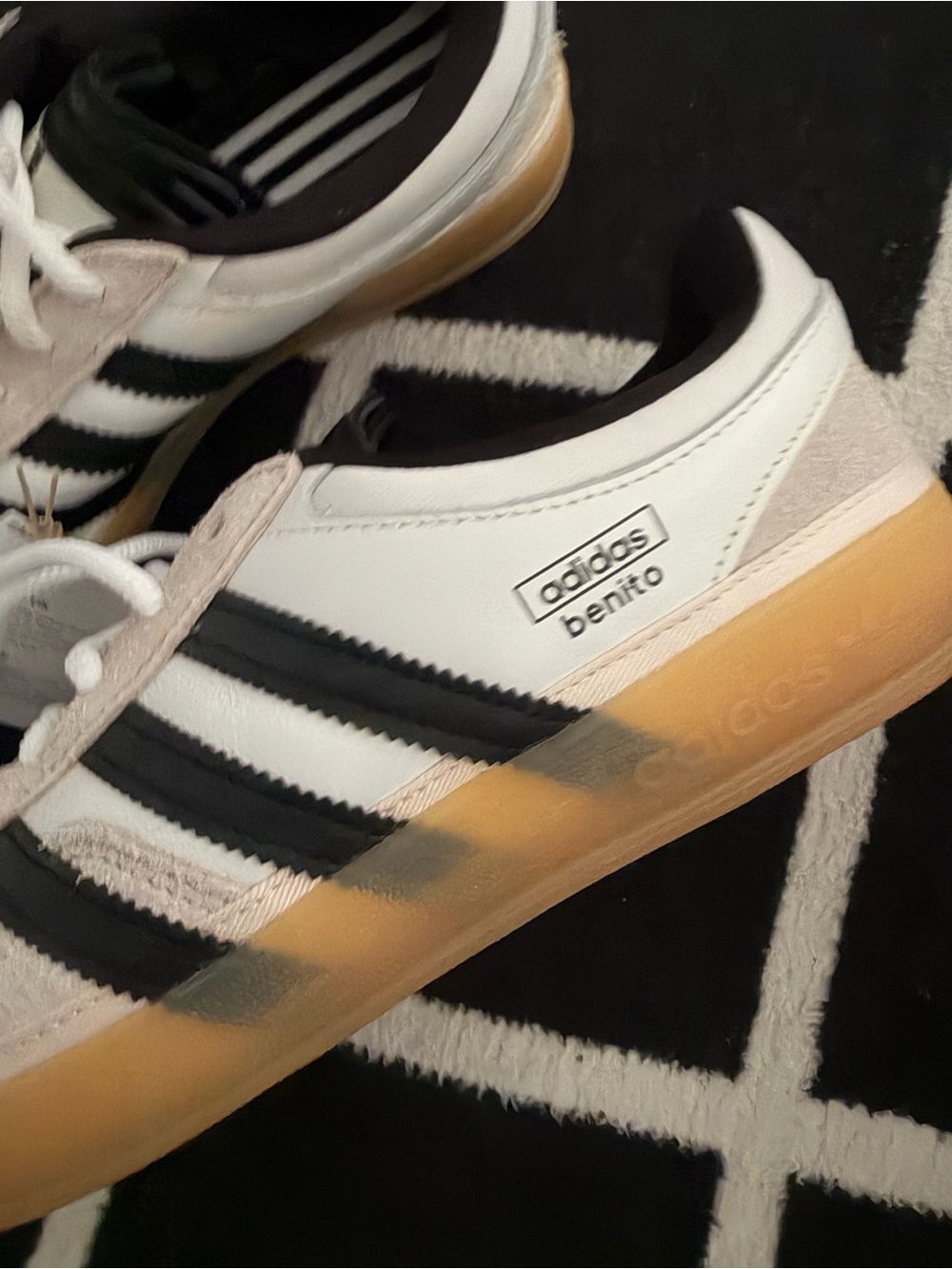 NWT BAD BUNNY adidas Men’s White Black Gazelle Sneakers w/ Gum Sole Women’s 6.5 - Picture 2 of 7